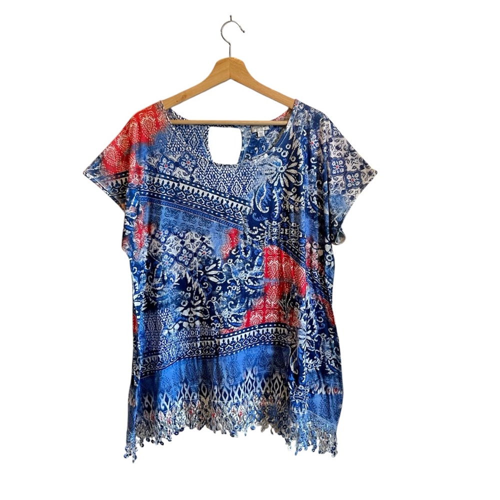 Avenue Woman’s Red Blue Floral Print Rhinestone Blouse Size 18